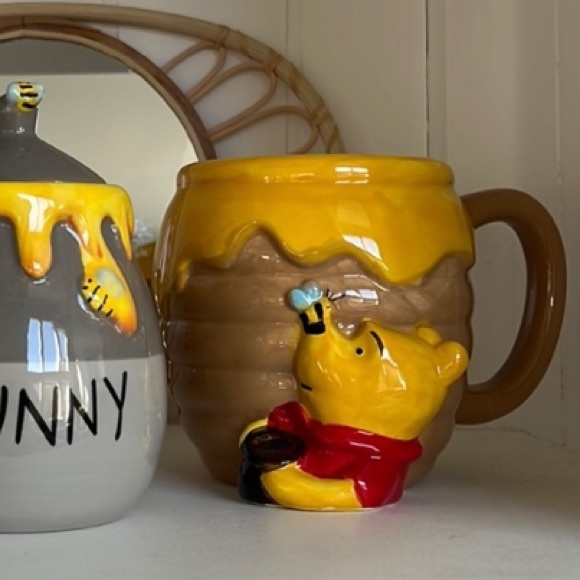 💛🍯 🐝 Disney Winnie the Pooh mug coffee cup hunny summer spring disney kitchen - Picture 2 of 3